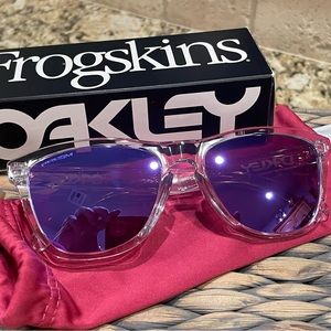 Oakley Frog Skins